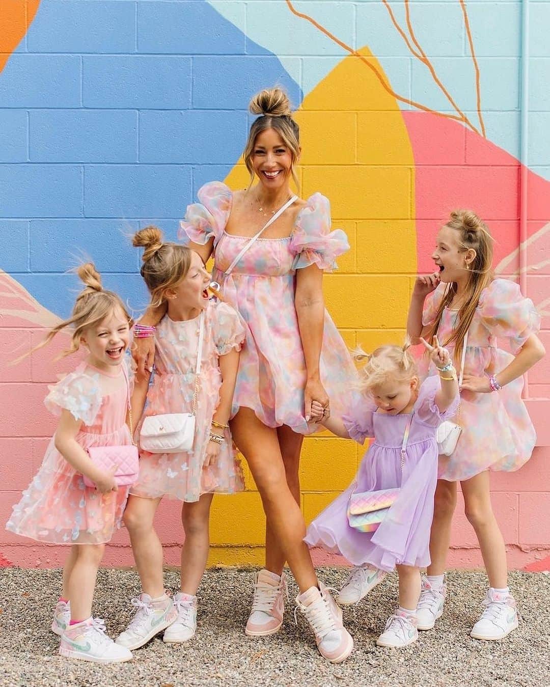 SHEINのインスタグラム：「Every princess deserves the pastel puff dress of their dreams 💗👸✨ @sarah_lit  🔎10631122 12959338 13222181 14422464 14662988 11916348  #SHEIN #SHEINforAll #SHEINstyle #fashion #chic」
