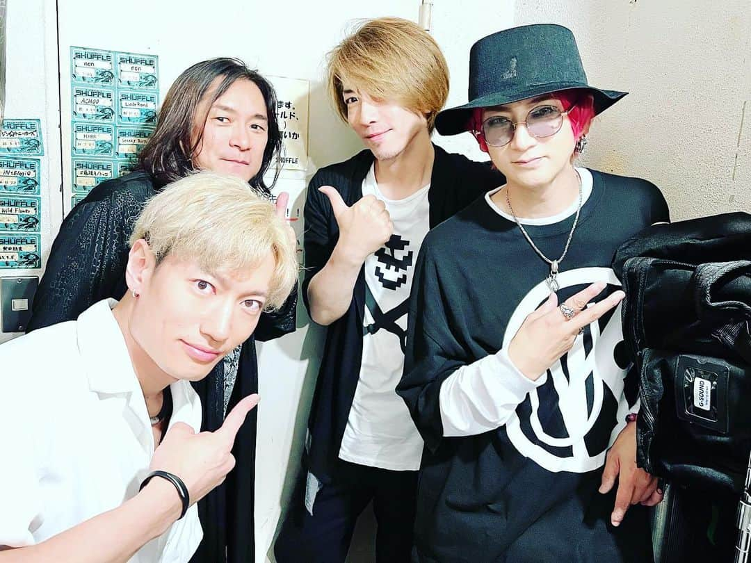 Ikuoさんのインスタグラム写真 - (IkuoInstagram)「『anti-Skill Vol.9』 吉祥寺SHUFFLE！ 無事終了！  お越しのみなさん！ 配信を見てくれたみなさん！ ありがとう！ 過去一盛り上がったのでは！！  都師匠！山葵くん ありがとうございました！  #antiskill #ikuo #sunao #都啓一 #山葵 #rayflower  #和楽器バンド」5月30日 2時21分 - ikuobass