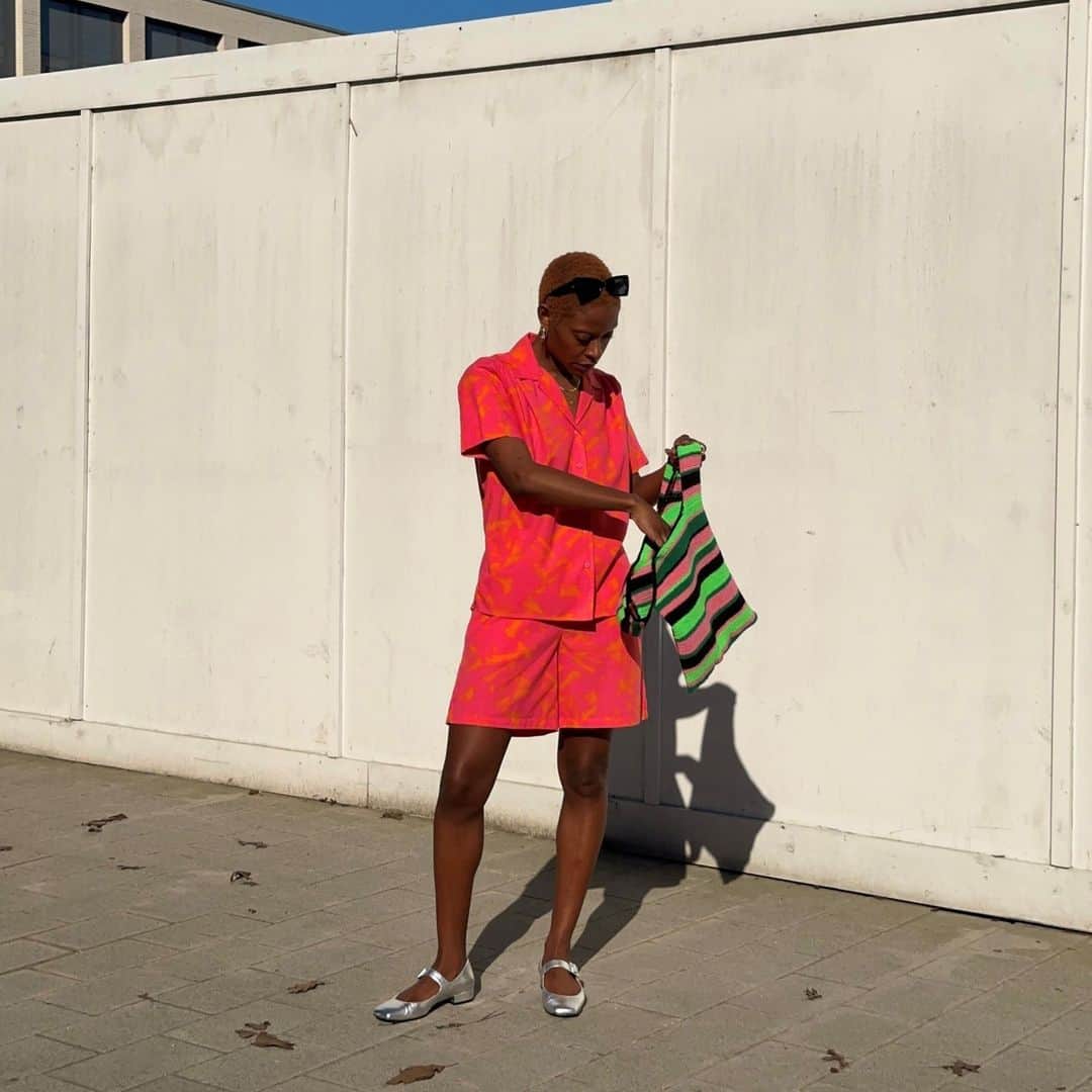 フレンチコネクションのインスタグラム：「On your holiday packing list: This matching co-ord set 🏖️🧡 As seen on the beautiful @yasontheinternet.」