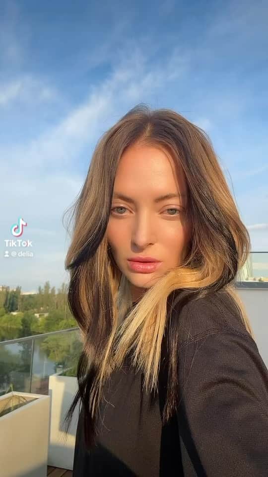 Delia Matacheのインスタグラム：「🦟..ok..」