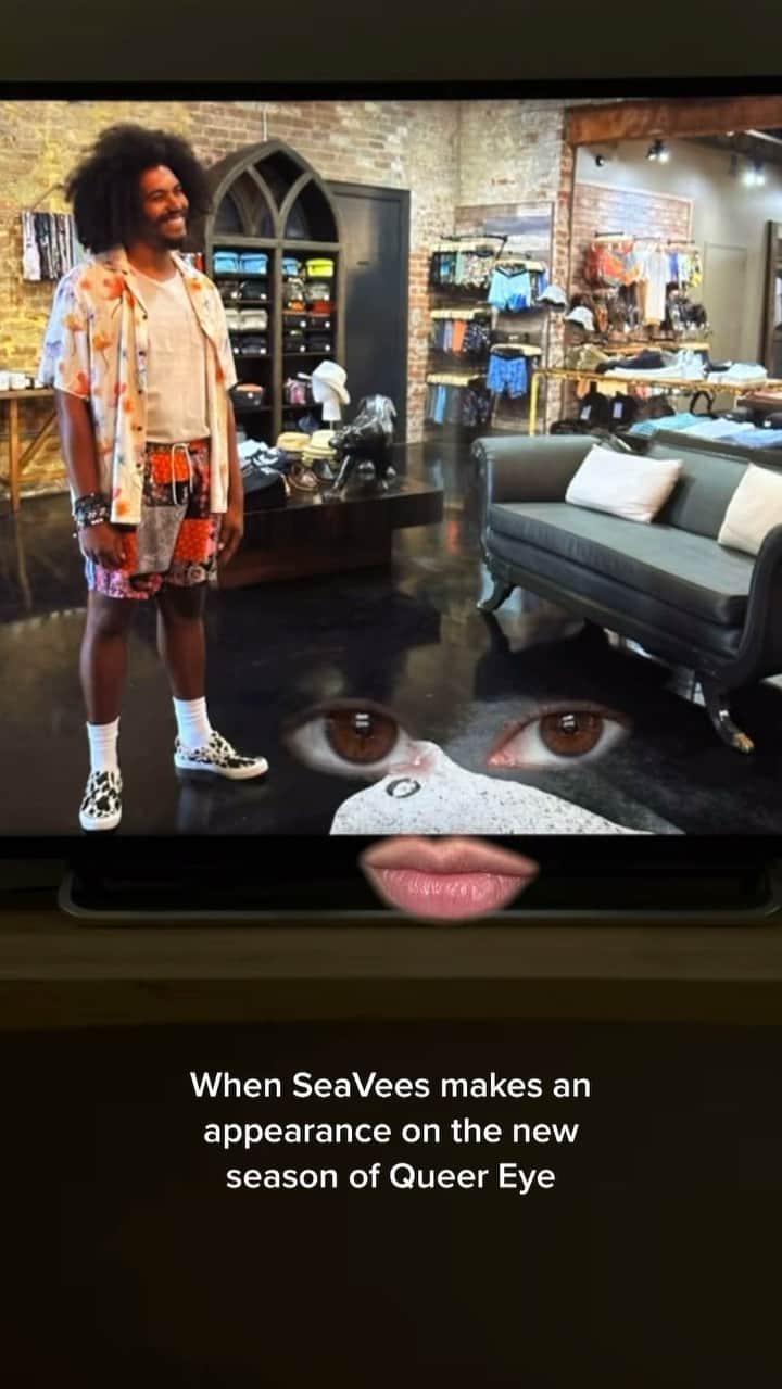 シービーズのインスタグラム：「We’re not freaking out that @tanfrance approves of SeaVees, you are!  Catch our cameo on the newest season of @queereye. #styledinseavees #neworleans #queereye」