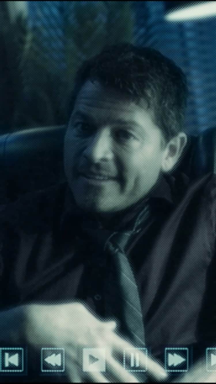 のインスタグラム：「Never take medical advice from your unhinged alter-ego. Watch @cwgothamknights at 9/8C tomorrow! This is the episode that nearly broke my brain, so please, please tune in live! LINK IN BIO   Catch up now on @thecw app or site-or stream on @Amazon Video, @itunes @vudufans, OR @googleplay! #cwgothamknights」