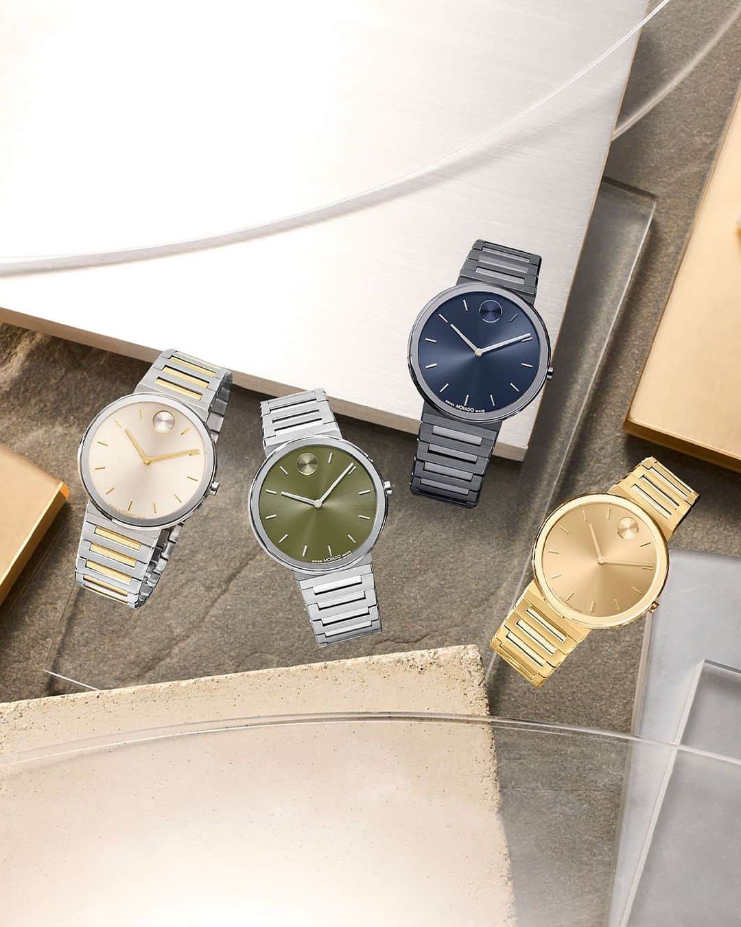 モバードのインスタグラム：「Made for milestones. Mark this moment in your graduate’s life with a timeless piece from our #MovadoBold Horizon collection, Available now on Movado.com.」