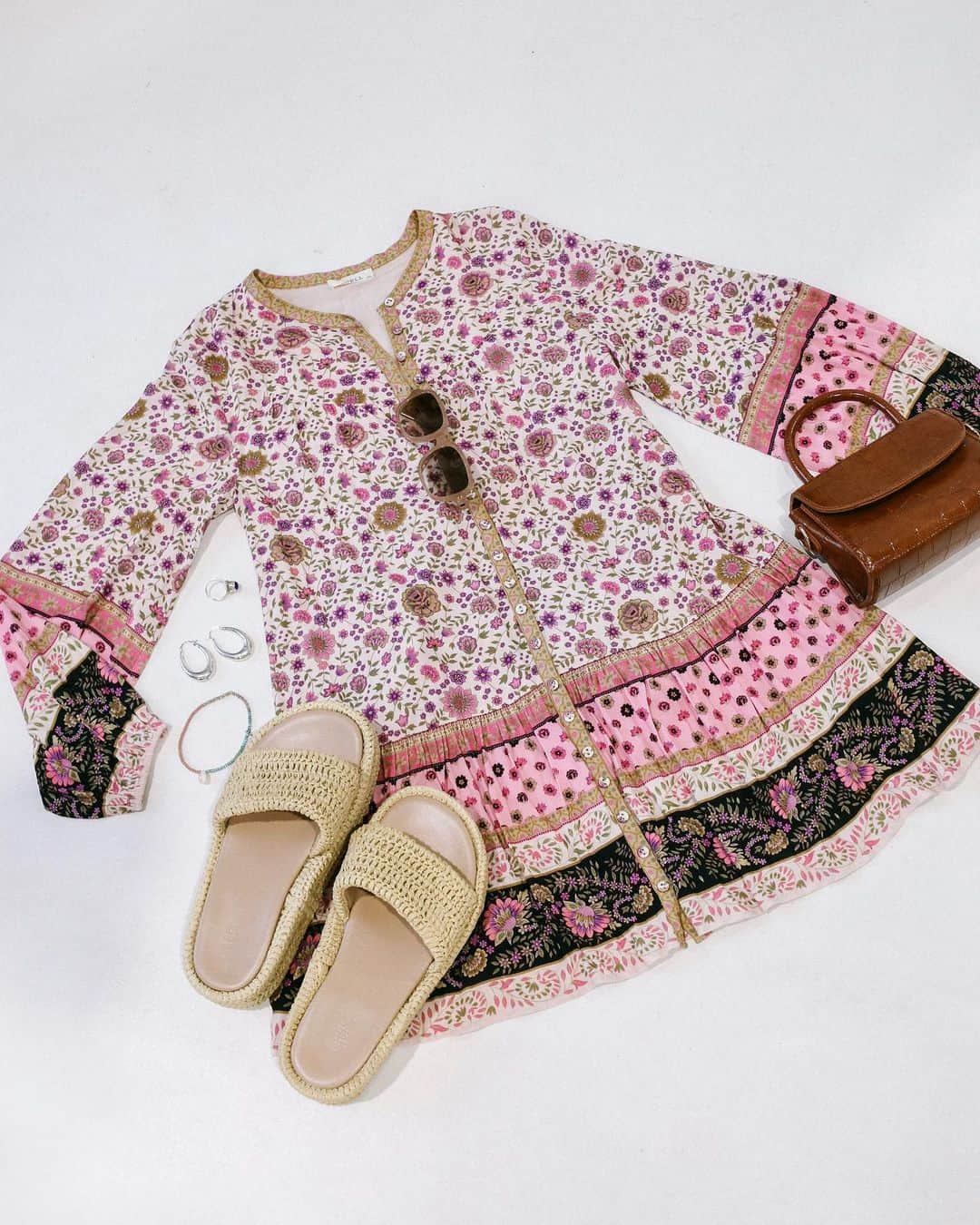 SPELLのインスタグラム：「Our sweetest Lady Untamed Tunic Dress 🌸 perfect for your next brunch date with the ladies…☕️」