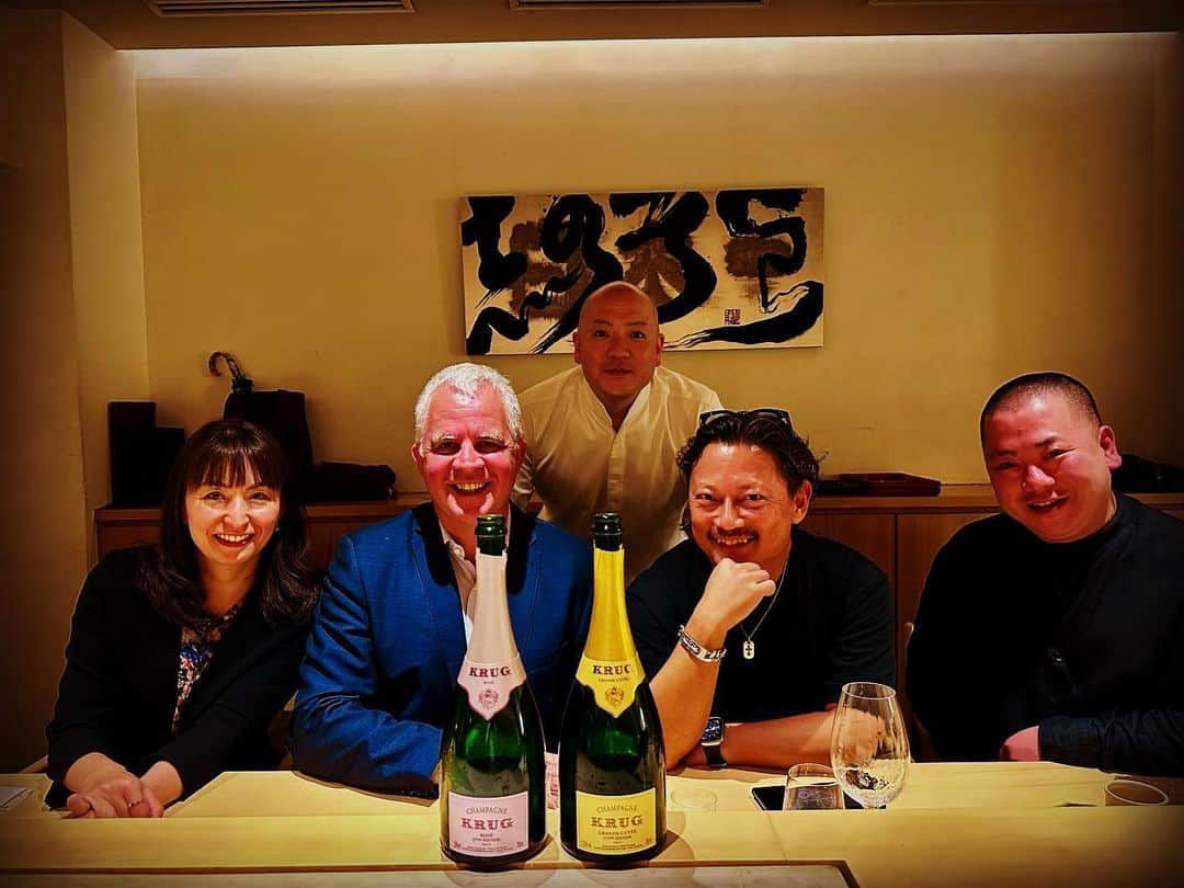 本田直之のインスタグラム：「Tasting new edition of KRUG Grande Cuvee 171eme and Rose 27eme soon-to-be-released in Japan with Olivier Krug.  ありがとう！  #krug #kruggrandecuvee #krugrose #champagne #クリュッグ #シャンパン  #銀座しのはら #鮨登喜和」