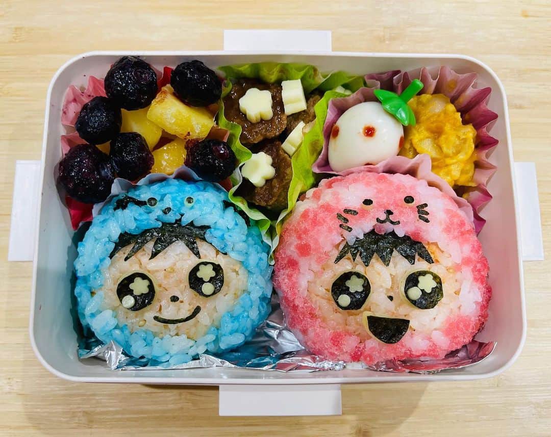 加藤夏希さんのインスタグラム写真 - (加藤夏希Instagram)「#キャラ弁 今回は子供たちが大好きな #ちろぴの を作ってみました。 キャラクターとはいえ、人形は難しいです🫨 ピンクも青もお米は #サキホコレ」5月30日 15時36分 - natsukikato_official