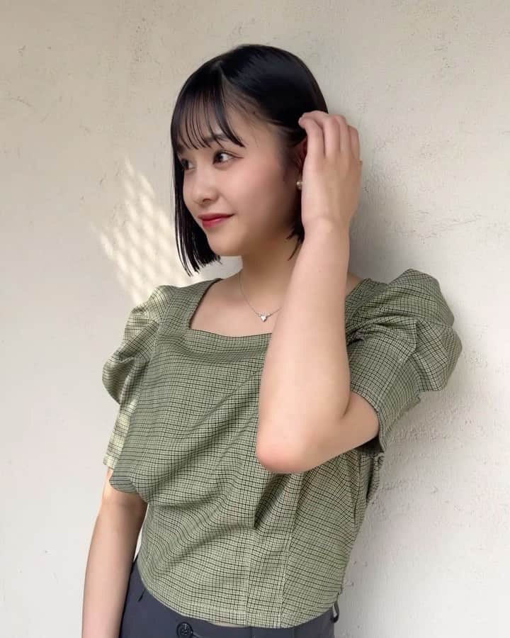 石井蘭のインスタグラム：「hair cut💇‍♀️🍃☁️ @yuzuki_kabasawa san  梅雨突入もあって、 顔周りの縮毛矯正と ボブを整えて頂きました🫶 いつもありがとうございます‼︎  #石井蘭#04년생 #ボブ#lulu.」