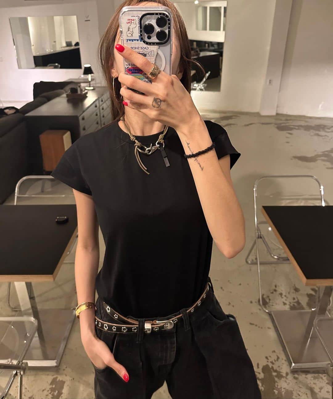 のインスタグラム：「티샤쓰 블랙 만들었..🖤😎」