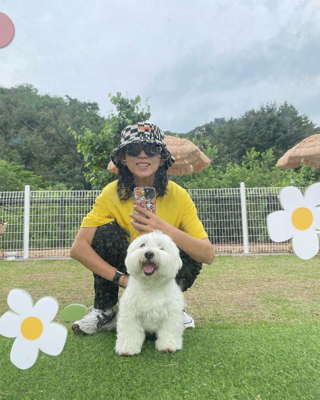 ソヒョン のインスタグラム：「어떻게 너를 사랑하지 않을 수 있니 💛」