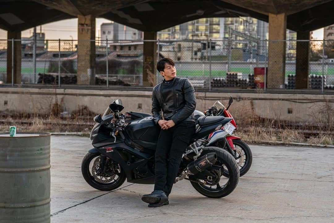 リュ・スヨンのインスタグラム：「. #샤냥개들  #넷플릭스  #2023 #6월9일 #open  #bloodhounds #netflix  #june 9th   #ryusooyoung  #gsxr1000」