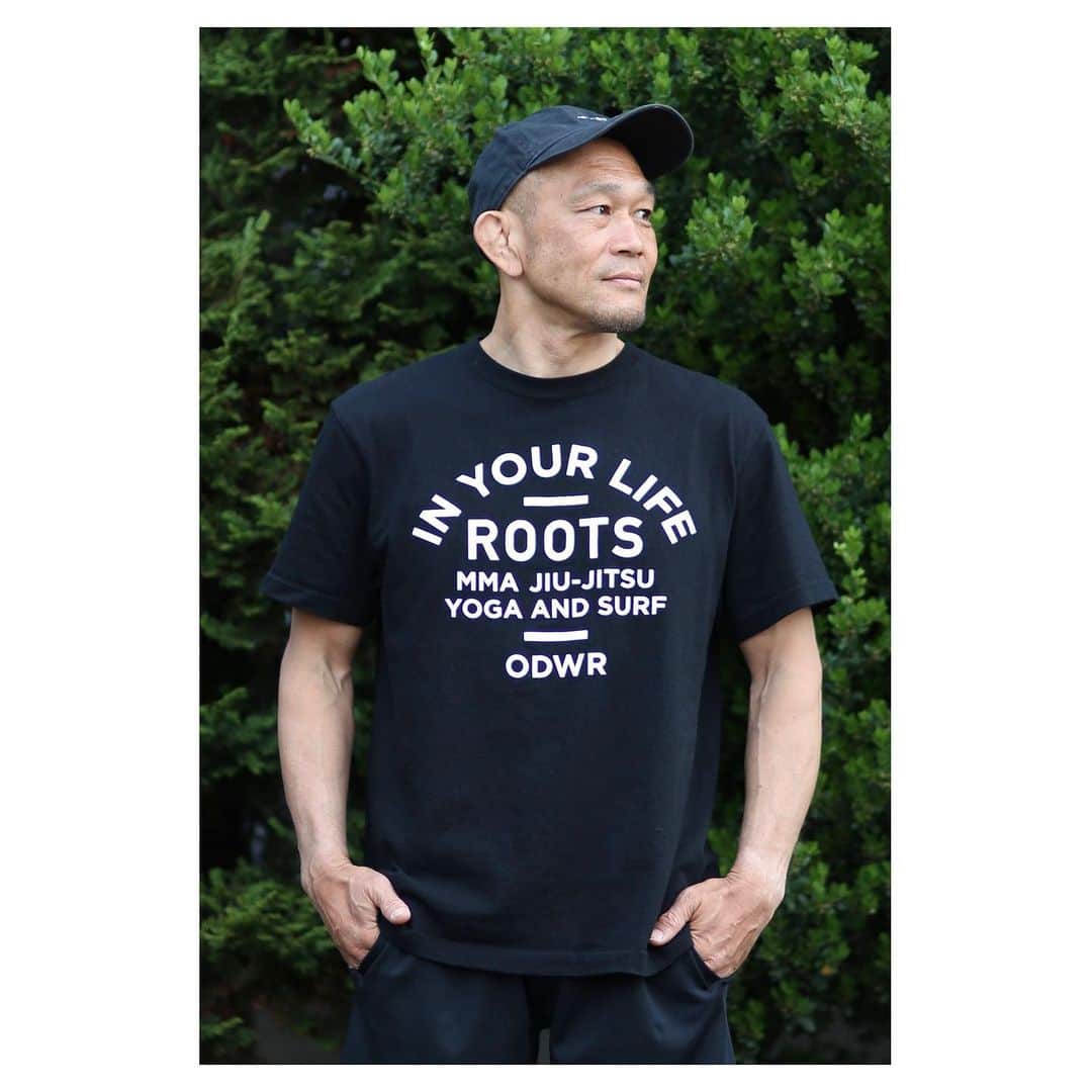 佐藤ルミナのインスタグラム：「NEW RELEASE📢  O D W R🏯TEE （Black）  着用サイズはワンウォッシュしたL。  サイズ：S、M、L、XL  カラー：ブラック、ホワイト ボディー：コットン 価格：3,850円（税込）  ⁡ 8,000円以上購入で送料無料！！ 購入はプロフィールのリンクから🛒 #rootsgym‬⁩ #小田原 #かまぼこ通り」