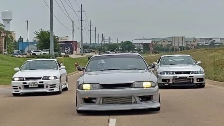 スティーブのインスタグラム：「3x33 = cool #gtr #r33 #nissanskyline」
