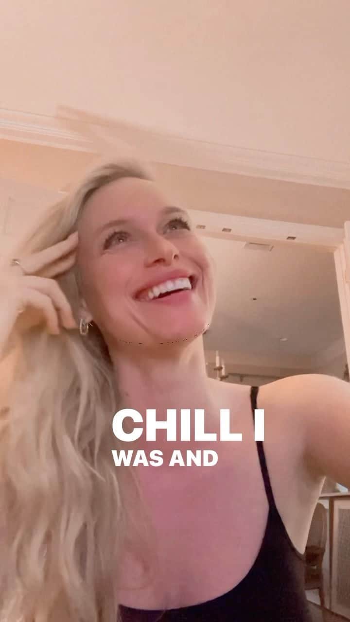 レヴェン・ランビンのインスタグラム：「I’m a cool girllll 😂🤓😎🥸 @chilipeppers」