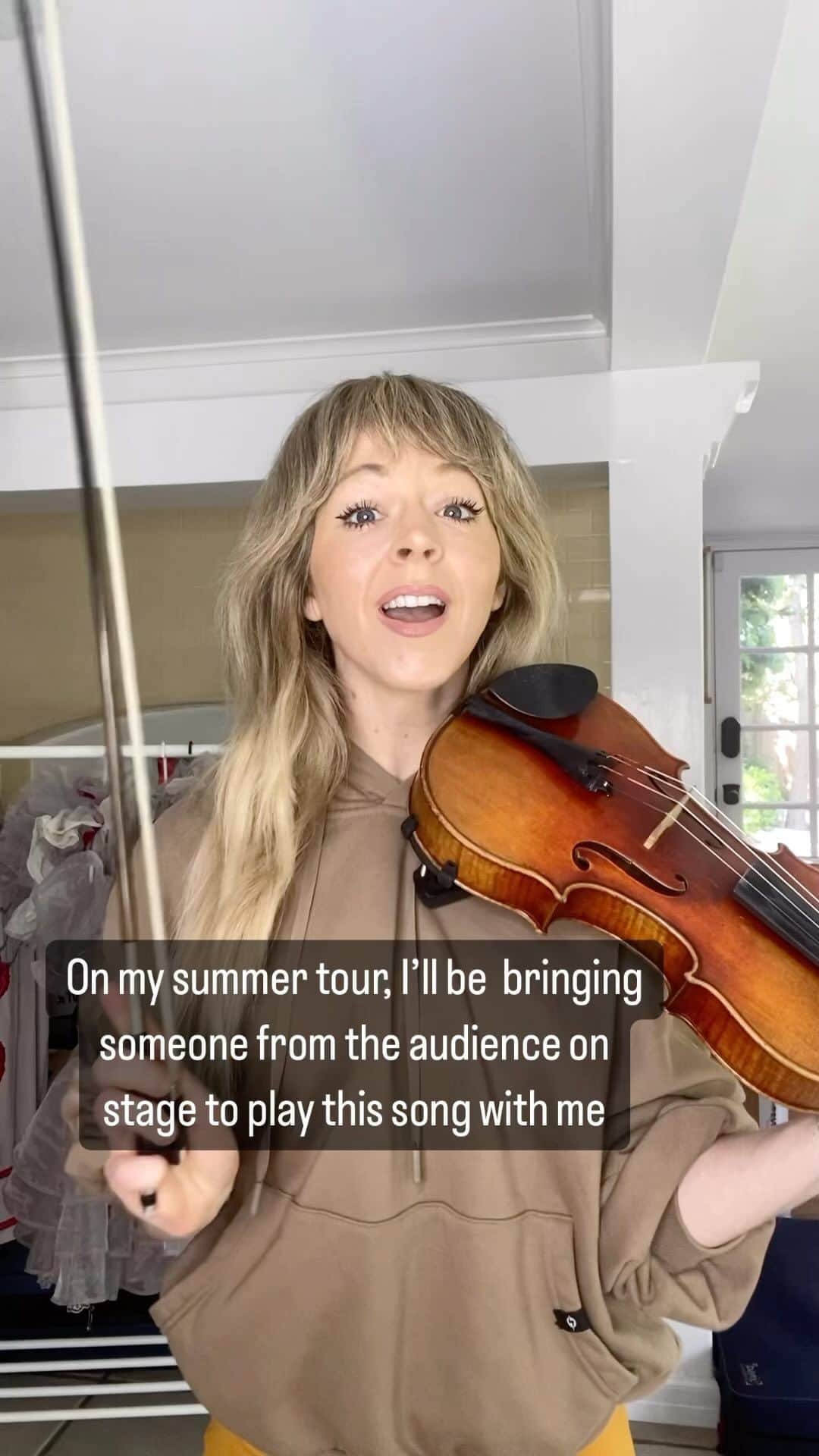 リンジー・スターリングのインスタグラム：「#tour #challenge」