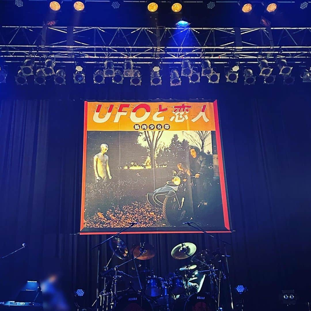 本城聡章のインスタグラム：「横浜そして昨夜は #川崎 #ClubCitta 🎸§ԾᴗԾ§ 改めまして『UFOと恋人』発売30年記念ライブご来場いただきありがとうございました♪お楽しみいただけましたでしょうか？　  これにて神奈川強化月間終了（笑）！  来月はいよいよ #筋少の日　6/21 LINE CUBE SHIBUYA で逢いましょう！　§ԾᴗԾ§  #筋肉少女帯 #筋少 #KingShow #本城聡章 #ToshiakiHonjo」