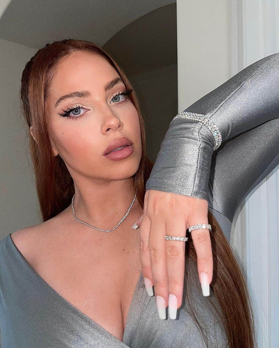 Olivia Piersonさんのインスタグラム写真 - (Olivia PiersonInstagram)「Diamonds are a girls best friend @michaelarthurdiamonds 💍 😉Obsessing over my new additions! ad」5月30日 9時28分 - oliviapierson