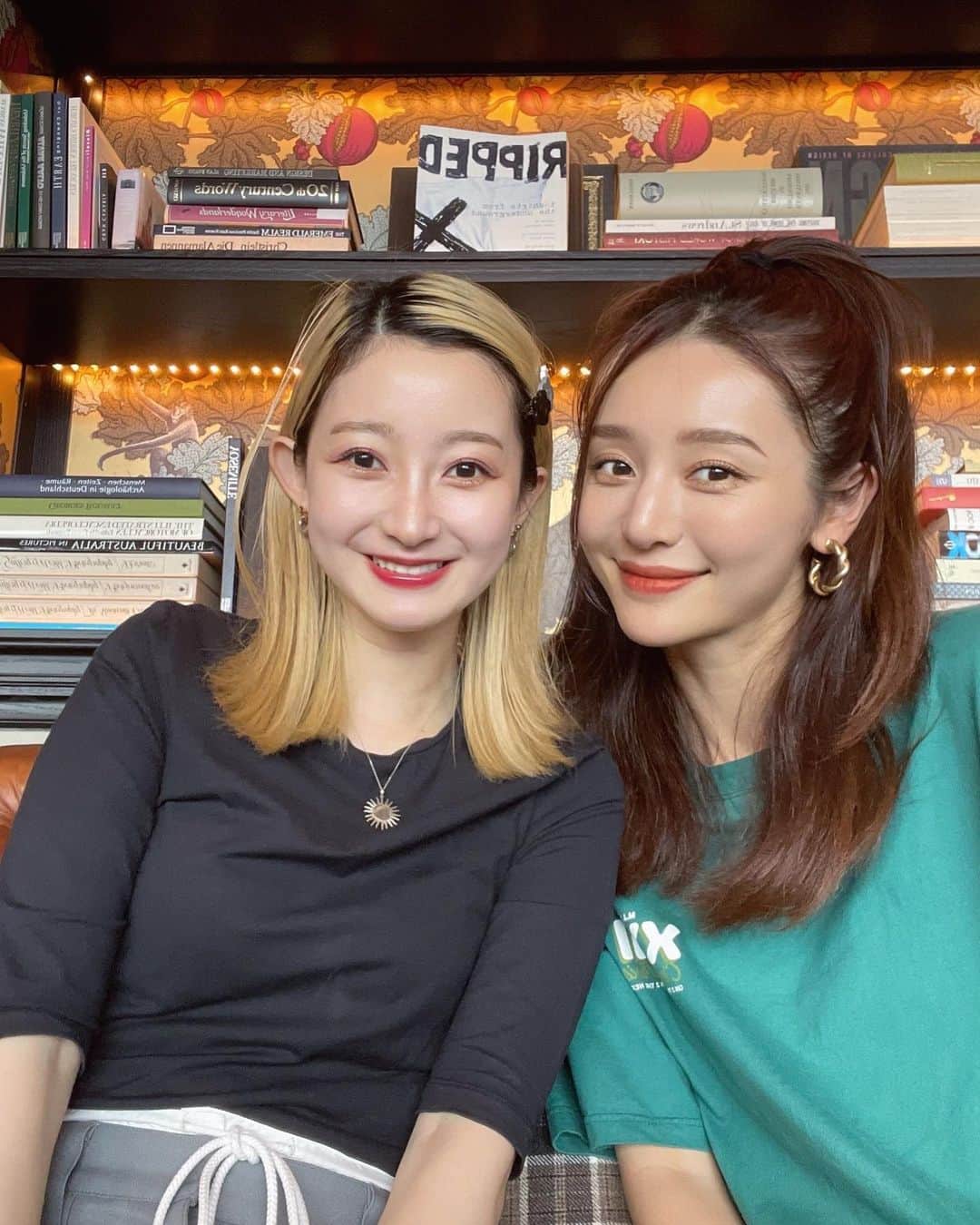 優木望未のインスタグラム：「ぎゃるるんと👩🏻‍🦳🩵🩷」