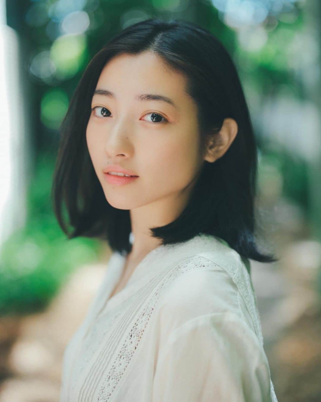 川島鈴遥さんのインスタグラム写真 - (川島鈴遥Instagram)「.  この度縁あって、レプロエンタテインメントとマネジメント契約させていただくことになりました。  これからも一つ一つ丁寧に作品に向き合い、皆様に素敵な作品をお届けできるように、より一層精進して参りますので、今後とも宜しくお願いいたします。 ⁡ 川島鈴遥」5月30日 10時03分 - ririka.kawashima__official