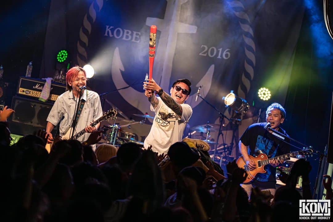 ナオミチさんのインスタグラム写真 - (ナオミチInstagram)「5/26 @kobe_harborstudio  7周年  5/27 COMINGKOBE23  怒涛の2daysありがとうございました🔥  強い想いと刺激しかなかった2days‼️  26日はあきさん、ハーバースタジオスタッフの皆様に感謝🙏  27日はカミング実行委員会、ボランティアの皆様に感謝🙏  まだまだやれる🥁 気合い入れていきます🔥」5月30日 10時16分 - naomichi_kom_rideme