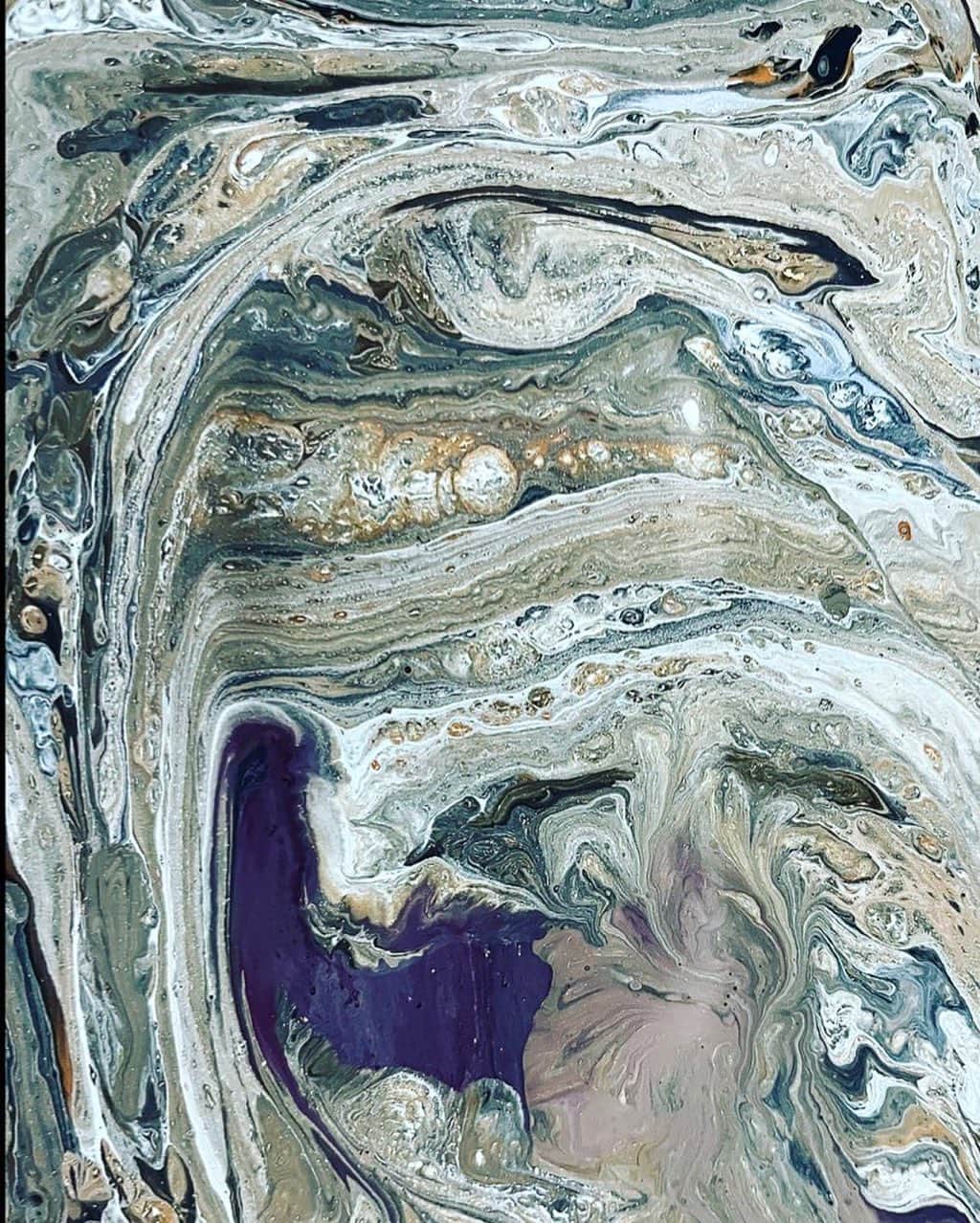 宮村ななこのインスタグラム：「余った絵の具たち🎨  #art  #artist  #artwork  #miyamuart  #photo  #photography  #フルイドアート  #抽象画  #抽象画アート  #アート  #絵の具  #アクリル絵の具  #余った絵の具」