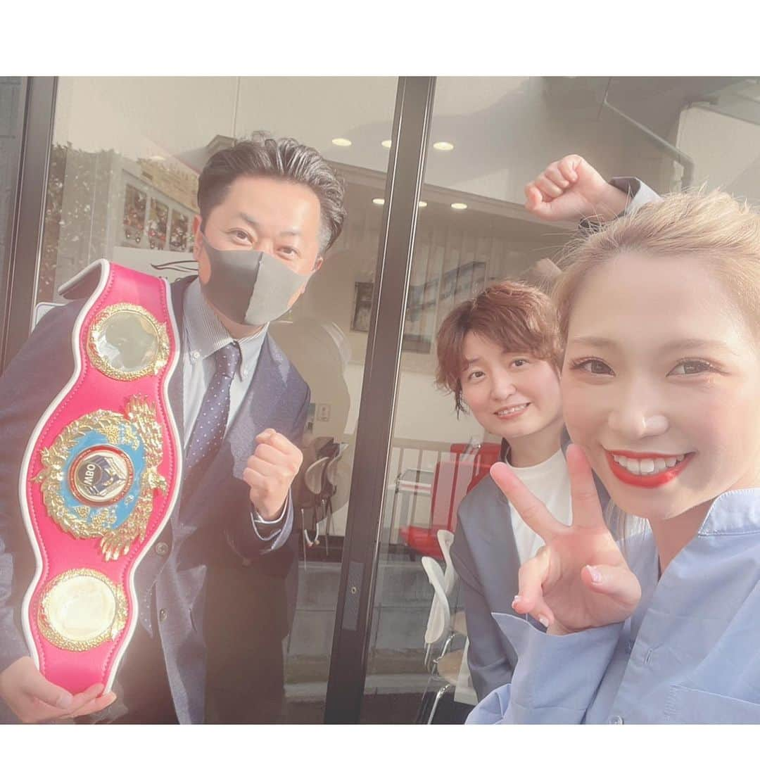 黒木優子さんのインスタグラム写真 - (黒木優子Instagram)「昨日はパンツスポンサーをしてくれている株式会社ファボーレオートジャパン様から祝勝会をして頂きました😍❤️  私❤️葉月さな❤️古川のどか❤️3人の祝勝会🎶  とっても贅沢なお肉ととっても楽しい時間を本当にありがとうございます😭❤️  楽しすぎて、飲んでないのに飲んでるの⁉︎ってくらいはしゃぎました🤣  お店の方迷惑かけてたら…すみません💦  また祝勝会を開いてもらえるよう頑張ります✊  今後とも応援宜しくお願い致します🙇‍♀️  お肉だけじゃなくてデザートもご飯も最高だった−❤️❤️❤️  #ファボーレオートジャパン  #スポンサー #楽しい時間 #焼肉 #ボクシング女子 #黒木優子 #葉月さな #古川のどか」5月30日 11時02分 - yuko.kuroki