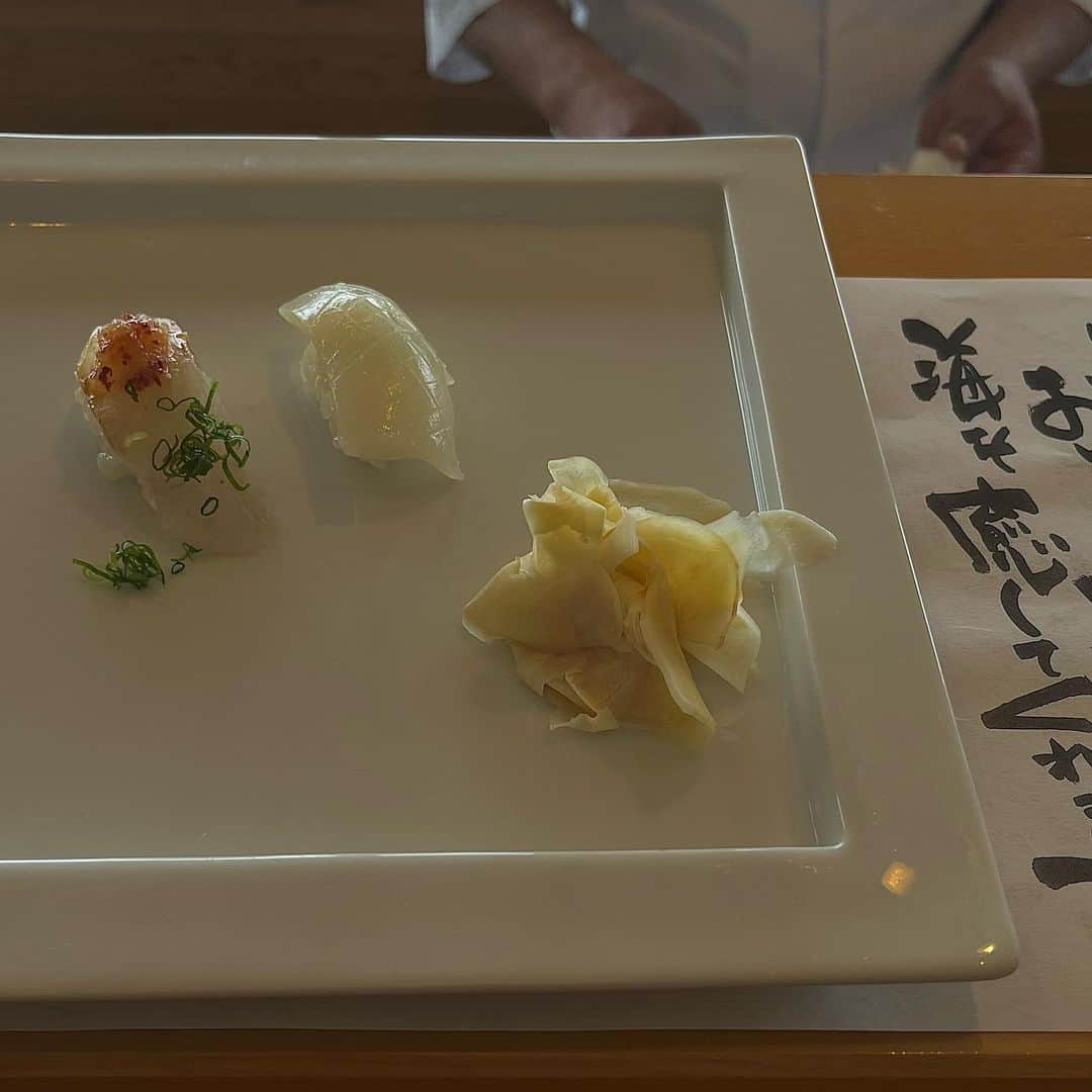 MIKI OKAMOTOさんのインスタグラム写真 - (MIKI OKAMOTOInstagram)「. 海を見ながらお寿司ランチ。 @uminoiro_budounoki   .」5月30日 10時56分 - __.nail.mk