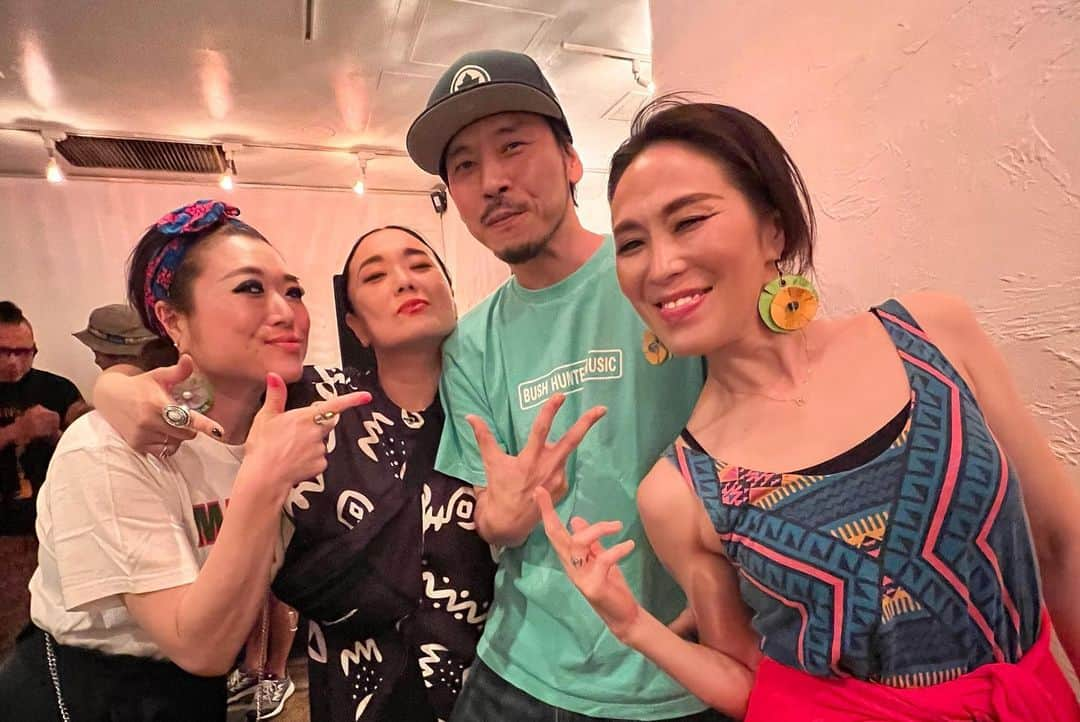 RYO the SKYWALKERさんのインスタグラム写真 - (RYO the SKYWALKERInstagram)「Meets the reggae 2023 ありがとうございました！🎤💥  韻踏合組合「Sky is the limit」、BAGDAD CAFE THE TRENCH TOWN「Everything is Everything」の２曲（ラバダブも）を、シークレットでブチかまさせて頂きました！😆  バグダッドのおかげでいろんなアーティストとリンクさせてもらえる最高なイベント！来年は15周年！🎊  今年も打ち上げまで最高に楽しませてもらいました！big up !!!!  #meetsthereggae #bagdadcafethetrenchtown #ryothe」5月30日 16時45分 - rsw