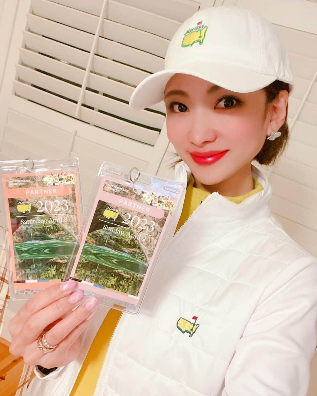 坂井雪乃さんのインスタグラム写真 - (坂井雪乃Instagram)「2023 Masters Tournament⛳️🏌️‍♂️👏✨✨✨  プロゴルフの最高峰マスターズゴルフトーナメント予選本選２日間に御招待いただき感無量です🥹😭✨✨✨  試合を生観戦できただけでなく本選18ホール目の前での観戦はまさに大興奮で贅沢の極み😭✨  そしてなんと‼︎ 選手からボールもいただいちゃいました😭😭😭👏⛳️家宝にします。  ラウンジのお料理も美味しいしスタッフ皆様が親切丁寧で快適に過ごさせていただきました🤲✨  本当に素晴らしい体験を有難う御座いました❣️  また来年も行けたらいいなぁ🥹🥲💓⛳️🏌️‍♂️✨✨  #masters #mastersgolf  #mastersgolftournament2023  #マスターズ #ゴルフ #golf #yukino_travels」5月30日 16時42分 - yukino_sakai