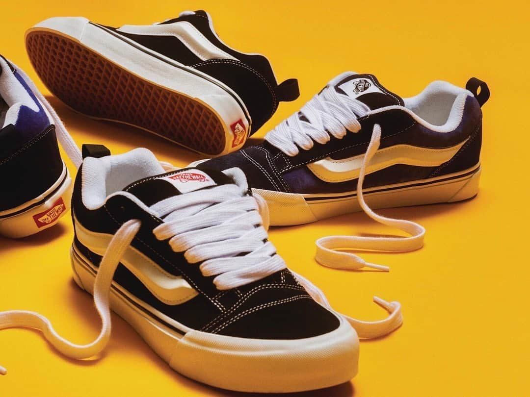 beams_harajuku_officialさんのインスタグラム写真 - (beams_harajuku_officialInstagram)「… VANS “KNU SKOOL Collection” 6.1（Thu.）Release at BEAMS HARAJUKU  『OLD SKOOL（オールドスクール）』のクラシックなシルエットを再解釈した 『KNU SKOOL（ニュースクール）』を発売します。 ボリューム感のあるシュータンとライニング、丈夫なスエードアッパー、特徴的なラバーワッフルアウトソール、そしてエンボス加工されたサイドストライプなど、90年代のスケートシューズを彷彿させるディテールが詰め込まれた一足。  発売に際して、ビームス 原宿ではPOP UPイベントを開催。期間中に『KNU SKOOL』をお買上げのお客様に、先着でブランドオリジナルのトートバッグを配布いたします。（※数に限りがございます） この機会をお見逃しなく。  【開催期間】 2023年6月1日（木）〜6月14日（水） . @vans  @vansjapan  @beams_harajuku  @beams_official  @beams_mens_casual  #vans #beams」5月30日 11時39分 - beams_harajuku