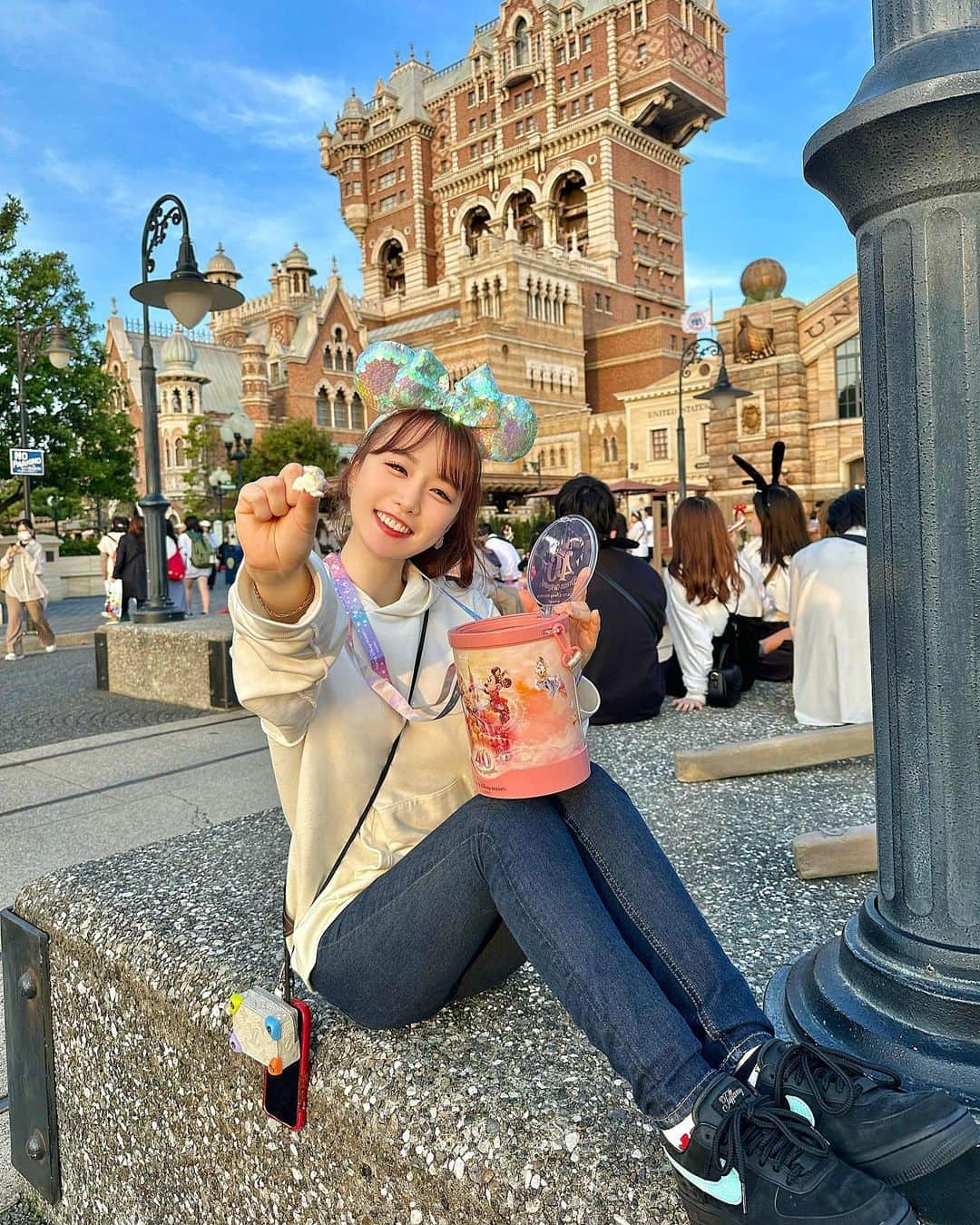 Sarraのインスタグラム：「Tiffany blue outfits🩵🩵🩵 . . . . #ディズニー#ディズニーランド#ディズニーシー#ディズニーコーデ#ディズニーグッズ#ディズニー写真部#ディズニー風景#タワーオブテラー#ディズニー40周年#ディズニーカチューシャ#ティファニーナイキ#エアフォース1#エアフォース#ティファニー #ナイキ#ティファニーブルー#disney#disneyland#disneysea#disneyworld#disneygram#tokyodisneyland#tokyodisneysea#tiffanyandco#tiffany#ootd#nike#nikeairforce1#nikeaf1」