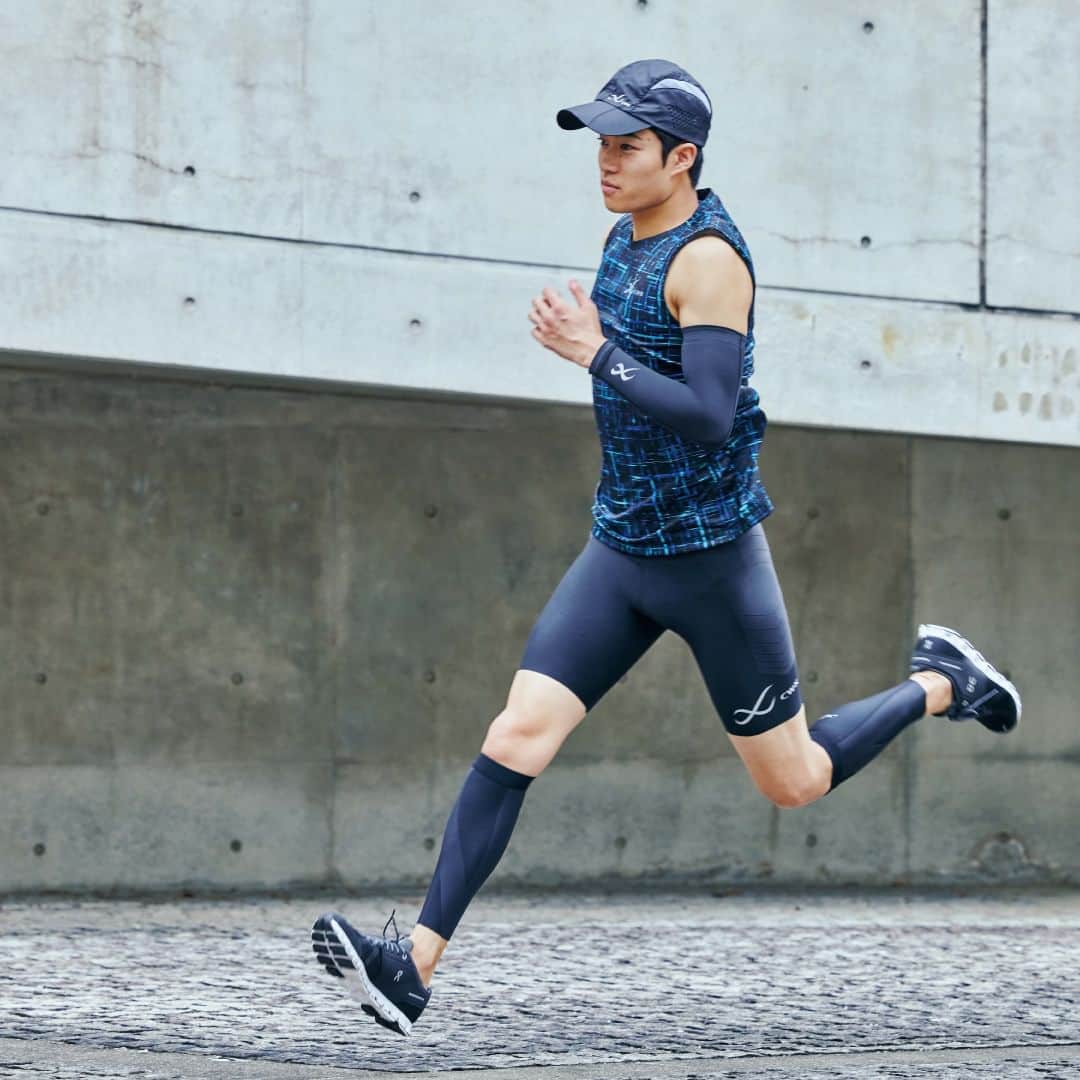cw-x.jpのインスタグラム：「＼スピードを求めるあなたに／ マラソンでの記録向上を目指すランナーのために開発されたタイツ「SPEED MODEL」。 股関節をサポートし、骨盤前傾をキープすることで、一歩をより前へ動かしやすく。  品番：HPO695  #cwx#wacoal#running#workout#ワコール#スポーツタイツ#ジョギング#スポーツウェア#トレーニングウェア#スポーツ#スポーツブランド#UV#吸汗速乾#ランニング#マラソン#ランナー#フルマラソン」