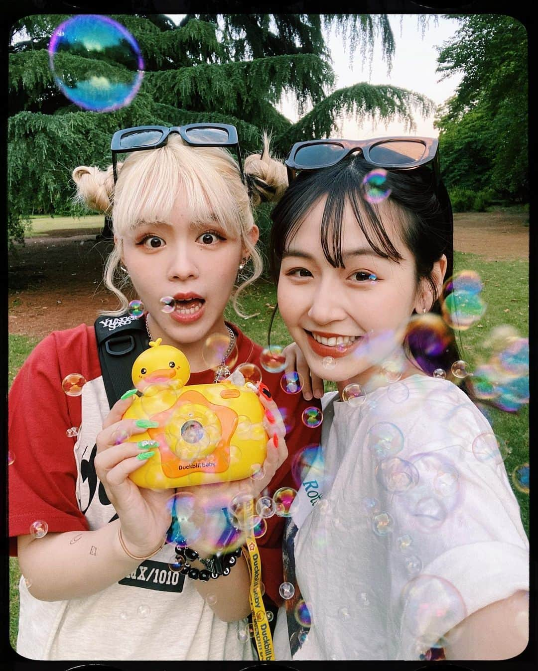 なつぴぴさんのインスタグラム写真 - (なつぴぴInstagram)「picnic day🌷🌞 . . 3枚目のベビぴぴが愛しすぎる😂 お天気よくて、気温もちょうどよくて最高だった💗 . . ピクニックのセットは @picnic_mimi で全てレンタルしました🫧 . 案件でもなんでも無いんだけど、手ぶらでおしゃれピクニックできるの最高すぎたから紹介しちゃう😂 . 新宿御苑から徒歩2分のところにあるので、みんなもぜひ見てみてください💗 . . . . . #picnic #ピクニック #おしゃれピクニック #映え #ままコーデ #5ヶ月ベビー #女の子ママ #0歳児ママ #ベビー服 #おしゃれベビー #新宿御苑 #ピクニックレンタル #ピクニックコーデ #赤ちゃん #おでかけ」5月30日 12時01分 - nattsu_pipi