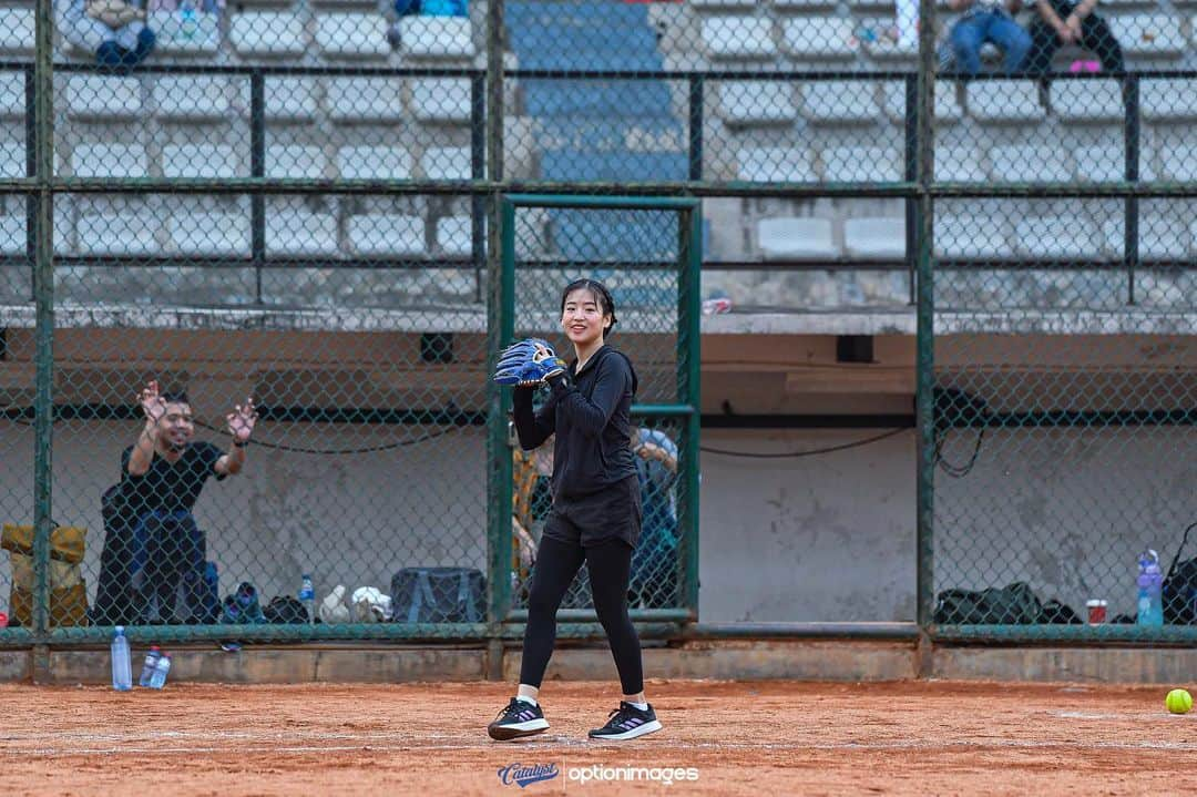 仲川遥香さんのインスタグラム写真 - (仲川遥香Instagram)「Ikut main softball🥎 Seru banget!!! Thank you @catalyst.sc  @optionimages @keyzaramadiva  💛💛💛💛💛💛  #indonesia #softball #gbk #ジャカルタ生活 #ソフトボール #野球少女 #仲川遥香」5月30日 12時15分 - haruuuu_chan