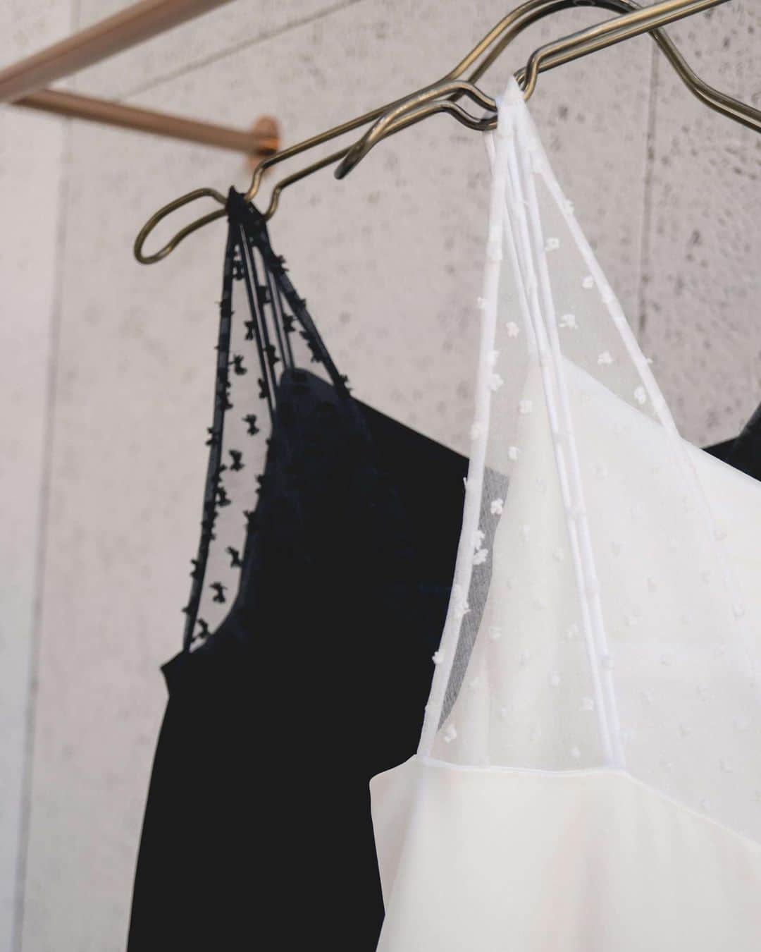 のインスタグラム：「- re stock & new color -  Camisole dress / No.100734 color : white / black size : 34 / 36 / 38  #kaene #weddingdress  #二次会ドレス  #前撮りドレス  #フォトウェディング  #演奏家」