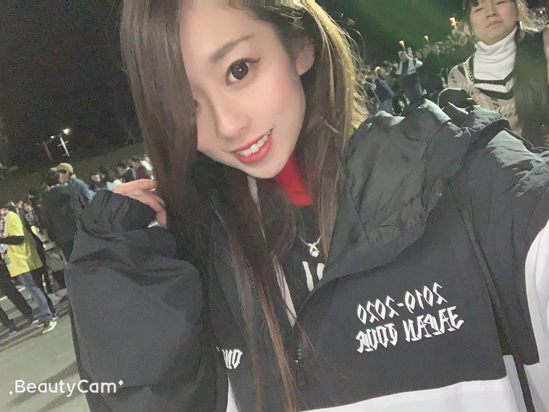 立花みかのインスタグラム：「. .  ワンオクに早く会いたいな🙂💖 お仕事頑張ってたらライブも当たると信じてる🫡  #likesforlike #instagood #oneokrock #rock #名古屋#ワンオクロッカー」