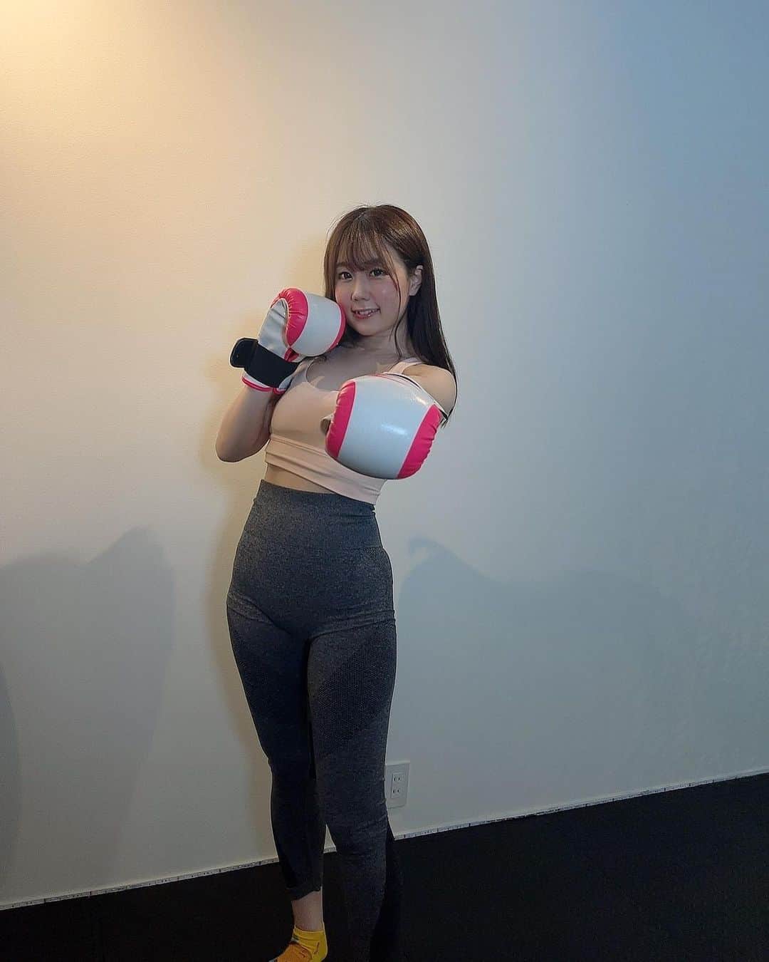 のインスタグラム：「キックボクシング楽しい🥊🦵❤️‍🔥 上手くできるようになりたい🥰  #workout #筋トレ　#トレーニング　#traning #traning #ワークアウト女子 #筋トレ女子　#筋トレ初心者 #筋トレダイエット #diet #ダイエット　#workouttime」