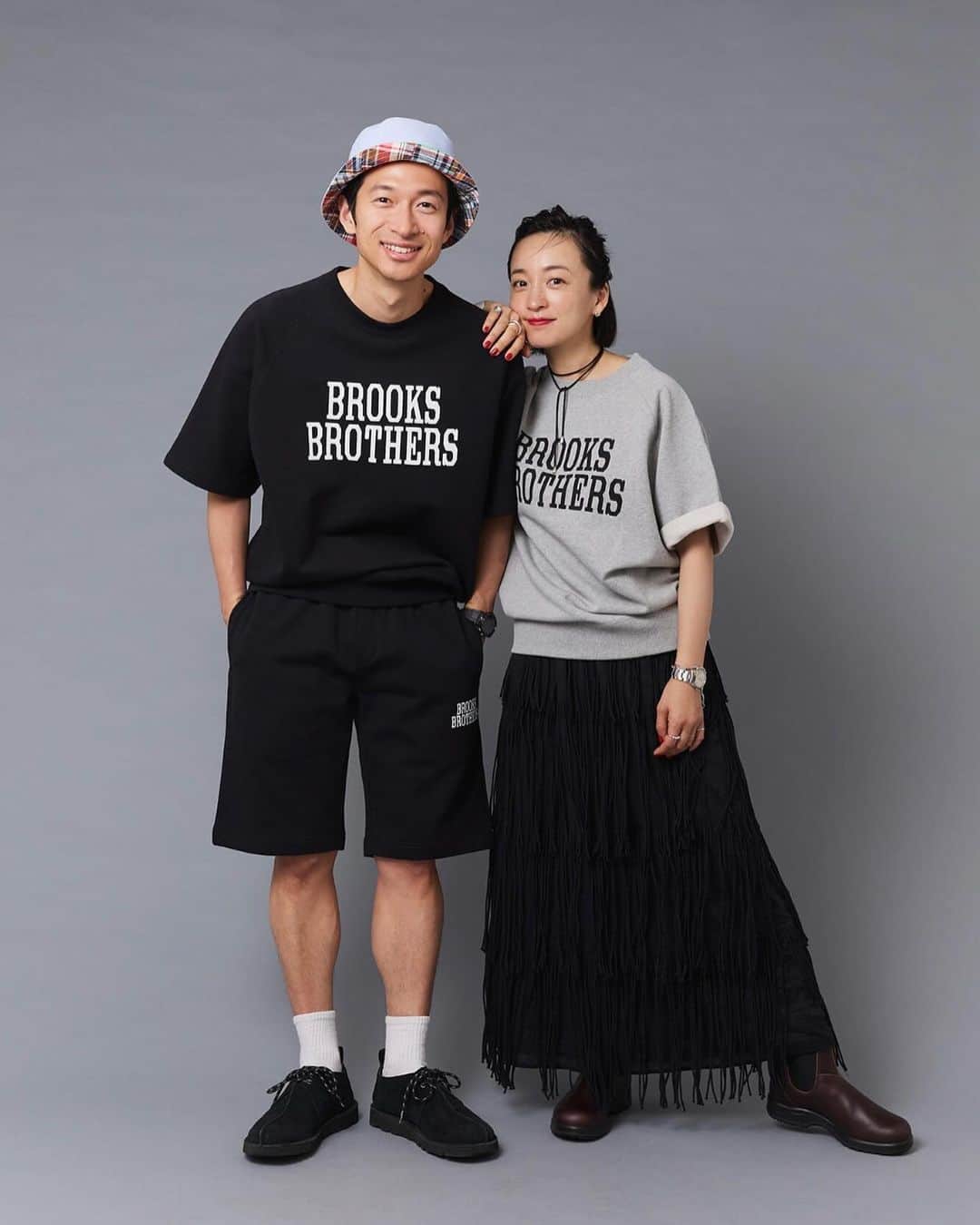 安井達郎さんのインスタグラム写真 - (安井達郎Instagram)「@brooksbrothersjapan  オンライン限定のロゴシリーズのアイテムを使って夫婦でセルフスタイリングさせていただきました👌 定番の紺ブレやスエットと合わせたり参考にしていただきやすいかと思います。ぜひご覧ください🙆‍♂️  普段から着させてもらってるブルックス ブラザーズとお仕事できて光栄でした🤝」5月30日 14時06分 - tatsuroyasui