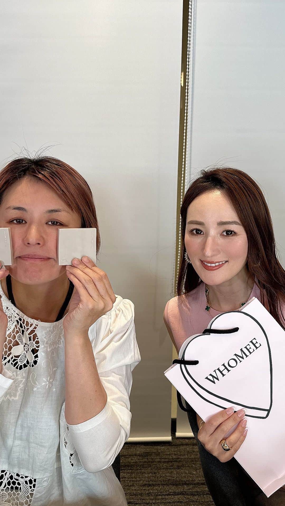 星玲奈のインスタグラム：「イガリさんプロデュースのコスメ @whomeeigari と 私がプロデュースした @leabyr_official のコスメを使って イガリさんにメイクをしていただきました😍 新しい発見がいっぱい！！！私もアーカイブみておさらいします📖 トレンド顔になれる情報が盛りだくさん❤️ @igari_shinobu さん、ありがとうございました☺️」