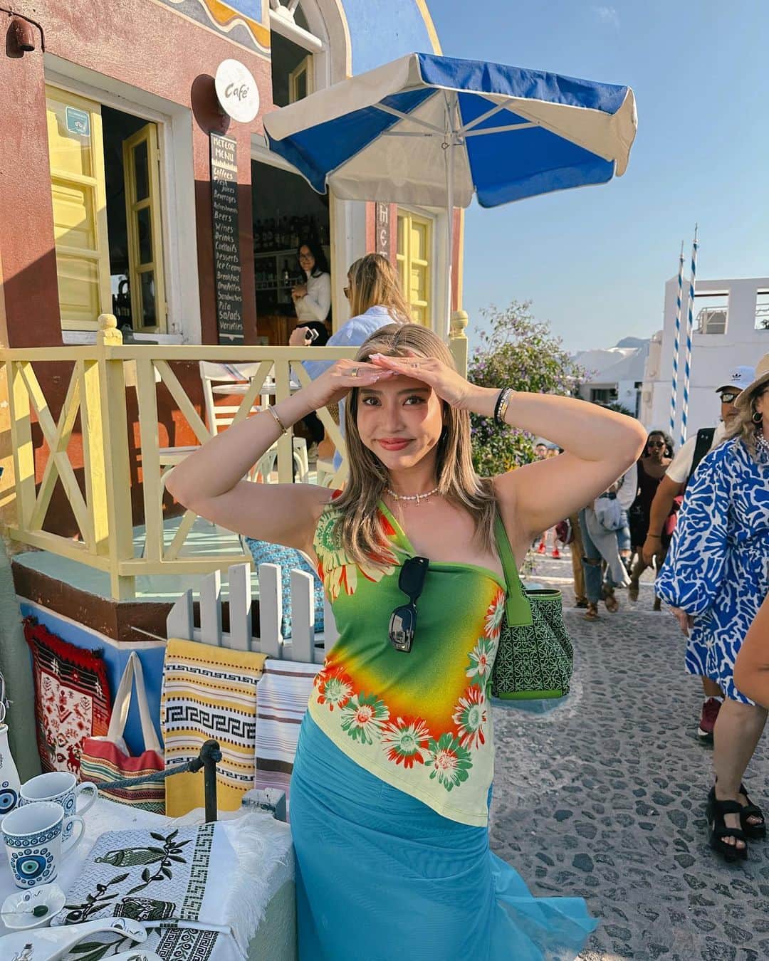 植野有砂のインスタグラム：「Santorini 😭😭😭💙I missed you so much !!!!!!! 😭💙世界で1番好きかも本当にまた来れてよかった🥹💙すきすきだいすき🫶🏻🫶🏻🫶🏻🫶🏻」