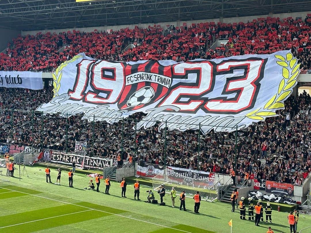 のインスタグラム：「Všetko najlepšie @spartak_sk ❤️🖤」