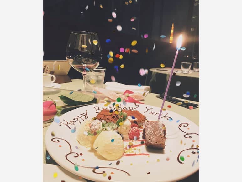 葵ゆりかさんのインスタグラム写真 - (葵ゆりかInstagram)「今年も元気に誕生日を迎えることができました🎂 大好きなみんなにお祝いしてもらって、心から感謝です🙏 みんな本当にありがとう❤️❤️  #birthday #mybirthday #誕生日　#friends #ありがとう」5月30日 14時53分 - yuriyuricchi