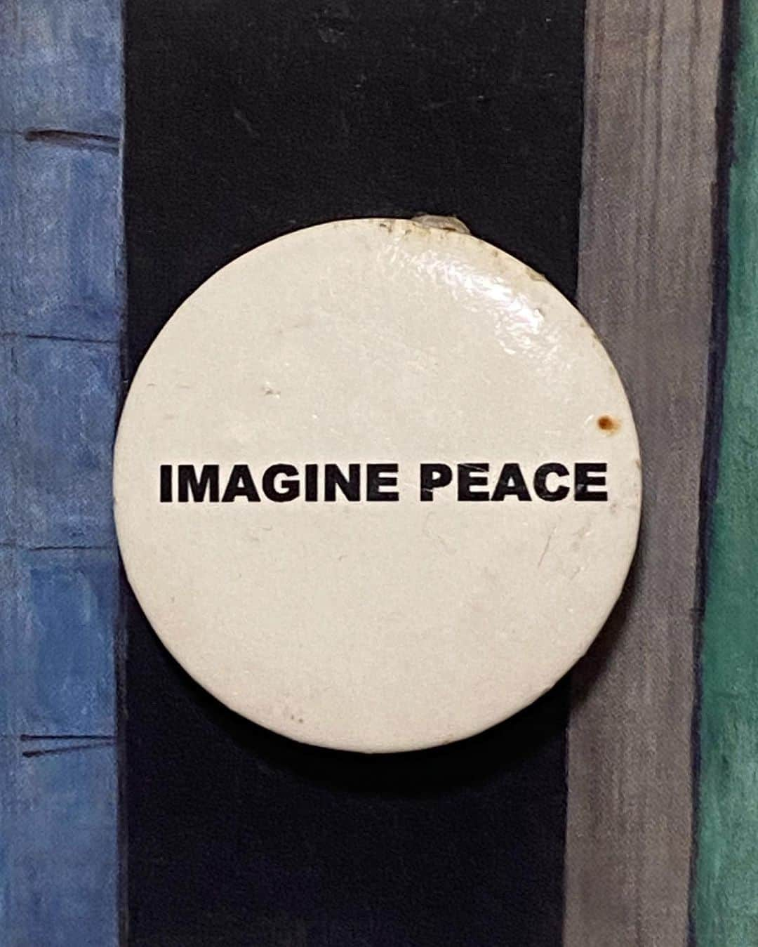 奥田恵梨華さんのインスタグラム写真 - (奥田恵梨華Instagram)「うちにずっとある缶バッジ #imaginepeace  #yokoono」5月31日 0時41分 - erikaokuda_official