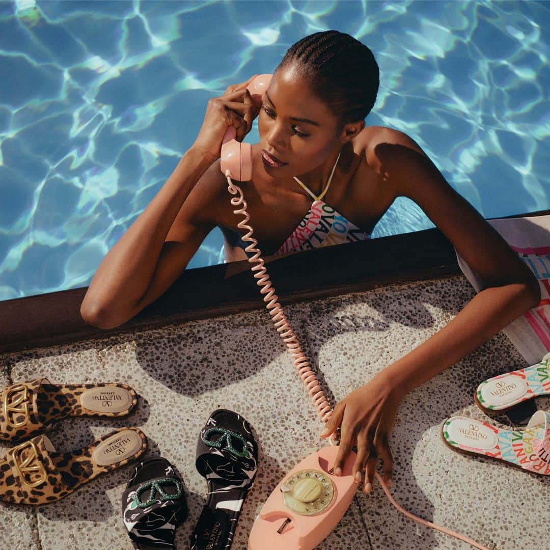 Saks Fifth Avenueのインスタグラム：「Your next tropical getaway awaits with the Valentino Escape 2023 capsule collection—discover the latest arrivals along with Valentino Garavani accessories. Tap or head to the link in our bio to shop. #Saks @maisonvalentino」
