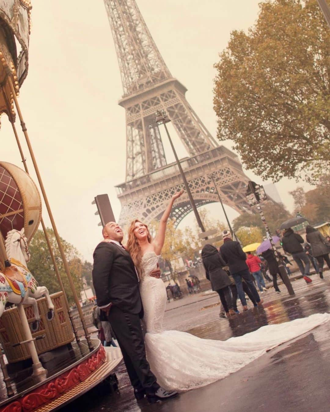 エイドリアン・バイロンさんのインスタグラム写真 - (エイドリアン・バイロンInstagram)「Postcards from Paris 🇫🇷 Taking our son to the most magical place… meant so much to us! Check out how it stared vs. How it’s going… our wedding pics in front of the Eiffel Tower Carousel & now with our baby boy @everjames! He loved it ❤️ Then we took him to our wedding venue @plaza_athenee - the room where we vowed our love to each other & where we partied the night away! Forever grateful! #HappilyEverHoughton (our wedding hashtag is literally his name lol)」5月31日 0時54分 - adriennebailon