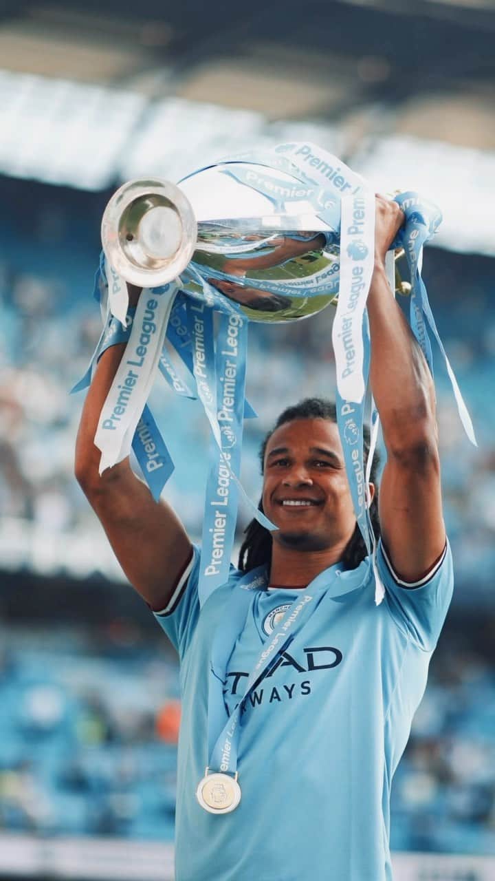 ナタン・アケのインスタグラム：「22/23 League Campaign ✅  Now let’s get ready for a big 2 weeks ahead💪🏽 @mancity」