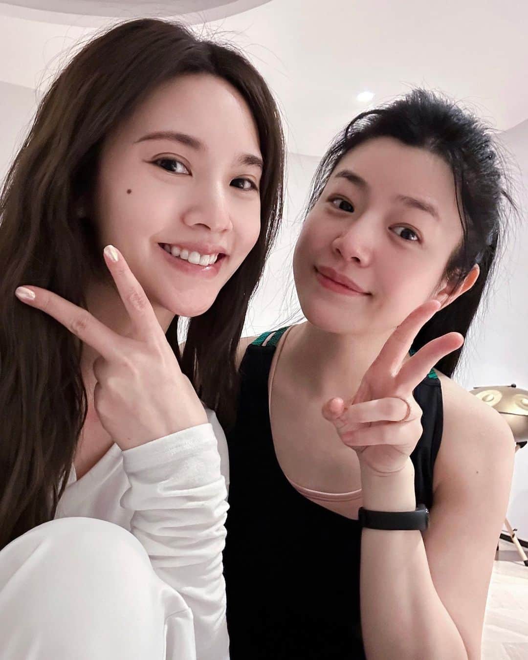 レイニー・ヤンのインスタグラム：「寶貝 生日快樂🎂 可以感覺到 現在的妳 過得很充實 很快樂 看到妳開心的樣子 我覺得很放心 希望妳永遠做自己愛做的事 享受生活 健康幸福❤️Luv u  #happybirthday #bff」