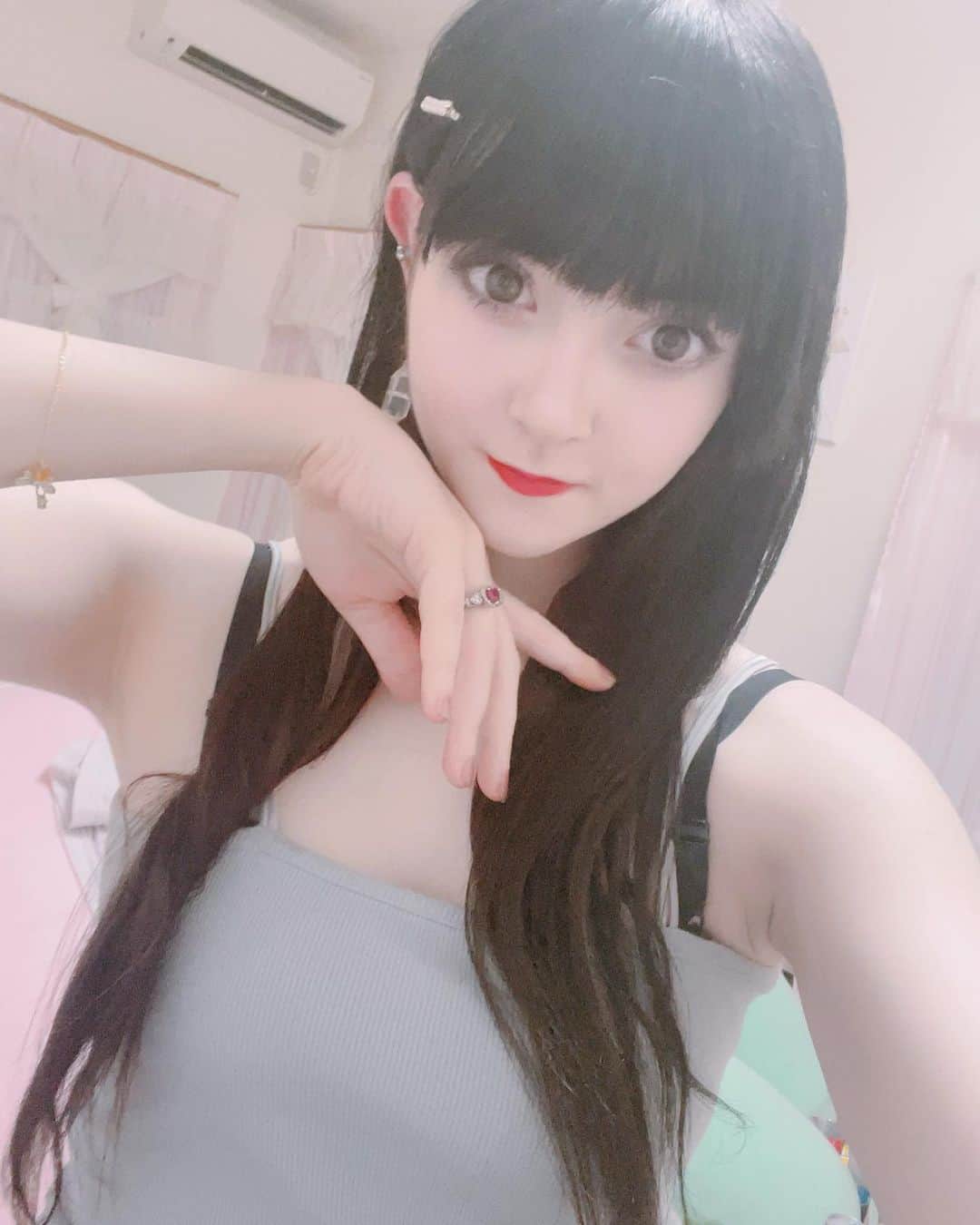 ビーナス・アンジェリックのインスタグラム：「I’m going through a weird phase rn please be patient but I’m working very hard bc boys suck and all I have is my work and my passion right now and I’ll hammer out the cutest erotic shot you’ve witnessed in your entire life and more IM FUCKING FLYING (I also ordered very cute lingerie and I have to show it to everyone so they know that two opposites, erotica and cuteness can coexist.) AND YES I JUST TAKE SELFIES AND HAMMER DOWN ON MY KEYBOARD BC BIATCH WE GOTTA PUT OUT CONTENT FOR MY STARVING FANGELICS MALE OR FEMALE BUT ESPECIALLY MALE AND IF YOURE A FEMALE GET INTO IT AND REJOICE」