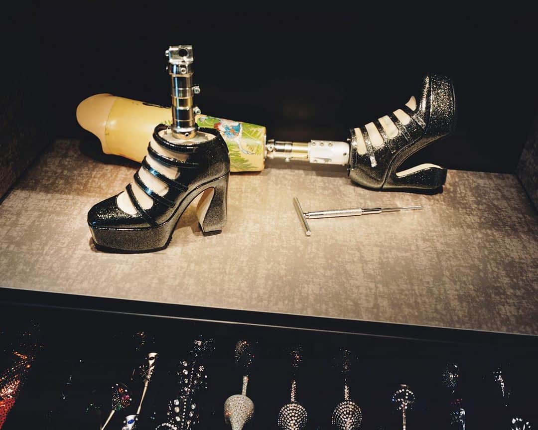 のインスタグラム：「The photographs of High Heel Project were taken by Mari Katayama at the Sergio Rossi factory in San Mauro Pascoli, Italy, where there have been several months of hard, demanding, and time-consuming work to create the perfect shoes for her.   Photo: @katayamari for her @highheelproject in the archive room of the Sergio Rossi factory in San Mauro Pascoli, Italy.  #SergioRossi」