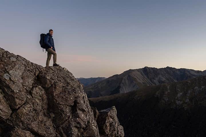 マックパックさんのインスタグラム写真 - (マックパックInstagram)「Down to get you higher in the hills. Our insulation is cosy, lightweight, and made for Aotearoa conditions. Plus, our winter sale is on now! #macpac #weatheranything」5月30日 17時01分 - macpac