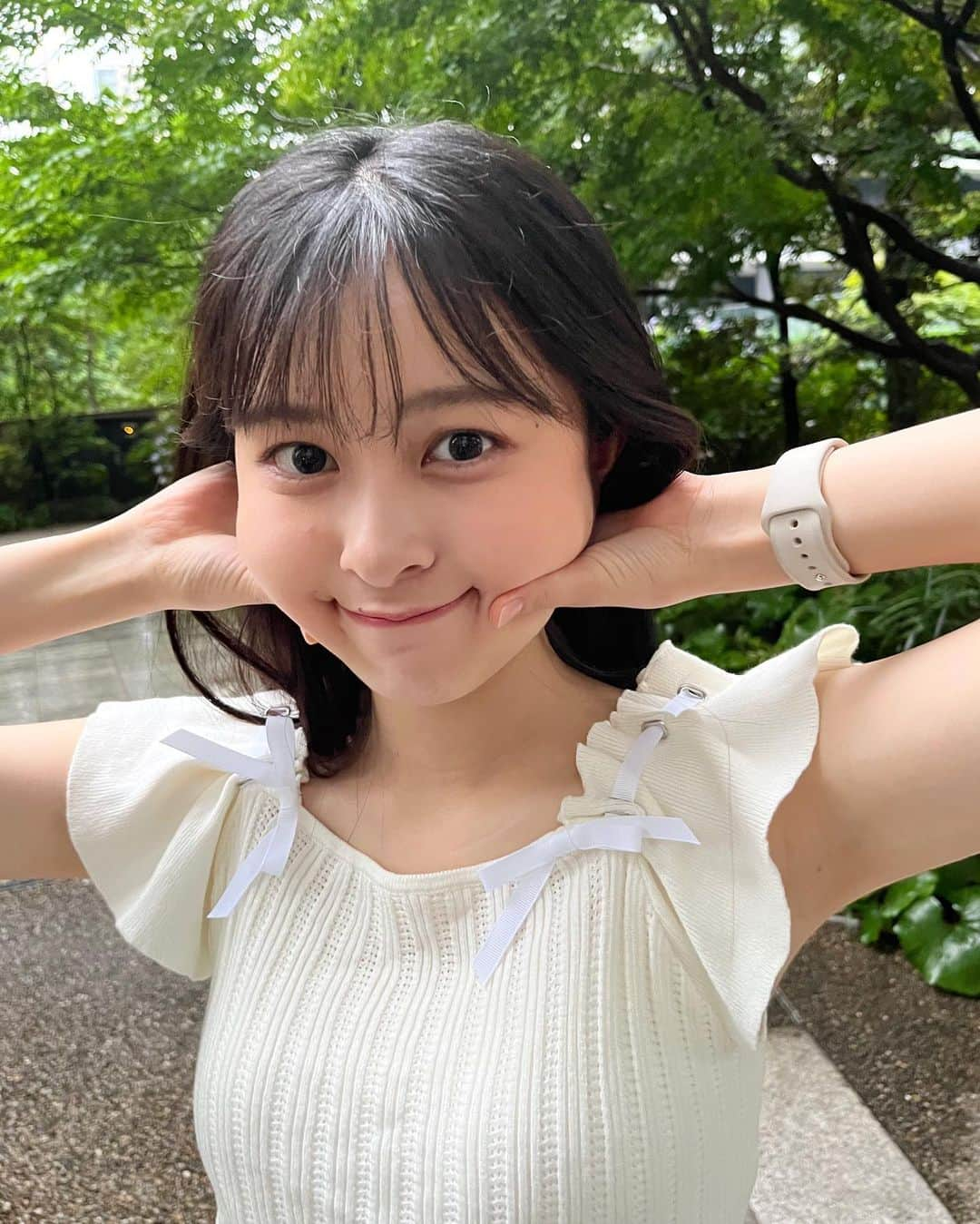 村山千夏さんのインスタグラム写真 - (村山千夏Instagram)「こんばんは。  気がついたらもうすぐ6月かぁ 1番苦手な梅雨が待っている…  あしたはれーになーれ！   Good evening.  When you realize it's almost June The worst rainy season is waiting...  Let's be sunny tomorrow!  #jk#ljk#jk3#05#05line#17歳#17yearsold #女子高校生#GRL#grlコーデ #アルシーヴ #archives #fyp#foryoupage#japan#japangirlfashion」5月30日 17時26分 - chinatsu___mura